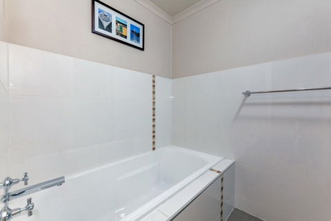 Bay Parklands Beachside Paradise 57 2 Gowrie Ave - Accommodation Sydney 3
