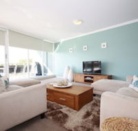 Oasis Unit 11/5 Laman Street - Accommodation Sydney