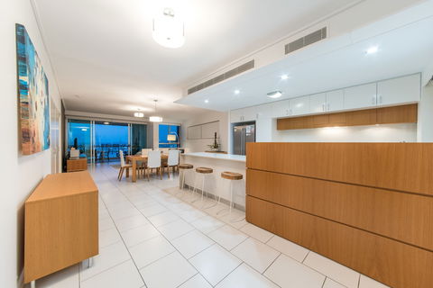 Peninsula 3 Bedroom Apartment - Sydney 4u 5