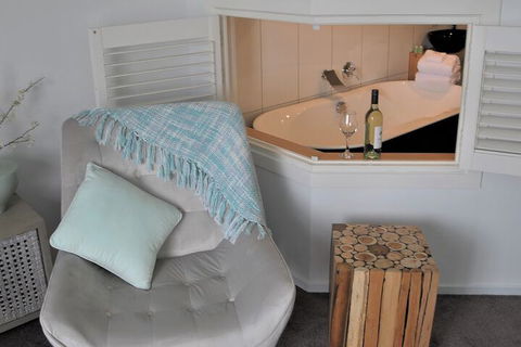 Ulverstone River Edge Apartments - Sydney 4u 4