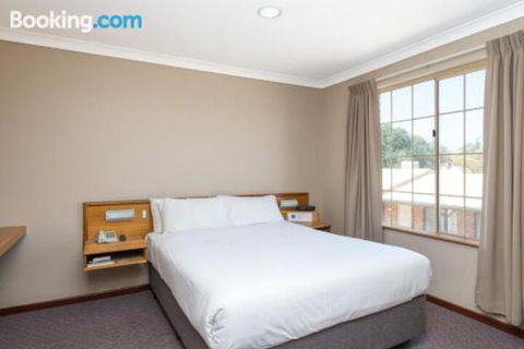 MIDAS MOTEL KALGOORLIE - Sydney 4u 6