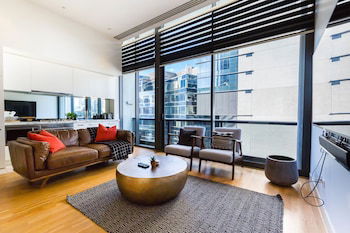 EVAN, 1BDR Southbank Apartment - Sydney 4u 0