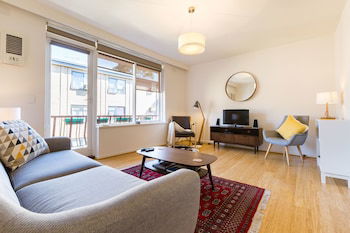 ROSIE, 2BDR St.Kilda Apartment - Sydney 4u 0