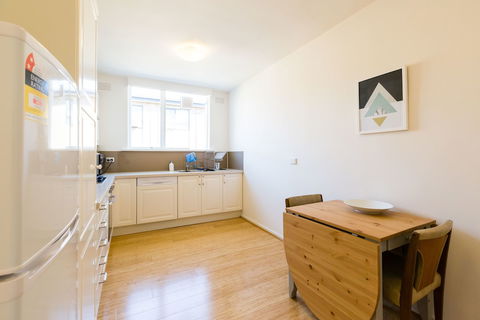 ROSIE, 2BDR St.Kilda Apartment - Sydney 4u 2