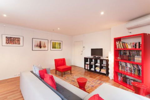 BENJAMIN, 2BDR Melbourne Apartment - Sydney 4u 0