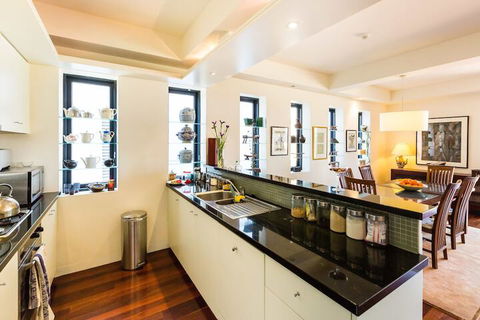 BELLE, 2BDR Melbourne Apartment - Accommodation Sydney 5