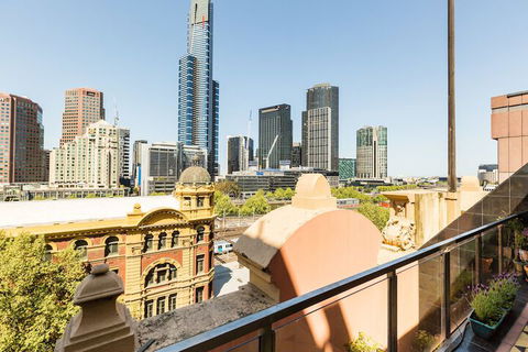 BELLE, 2BDR Melbourne Apartment - Accommodation Sydney 1
