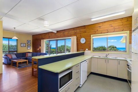 Sandpiper Beach Front House - Sydney 4u 3