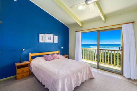 Sandpiper Beach Front House - Sydney 4u 0