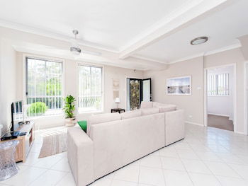 Magnolias At Fingal Bay - Accommodation Sydney 0