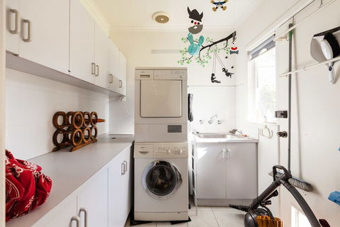 KELLY, 3BDR Northcote House - Accommodation Sydney 2