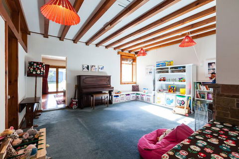 KELLY, 3BDR Northcote House - Accommodation Sydney 3
