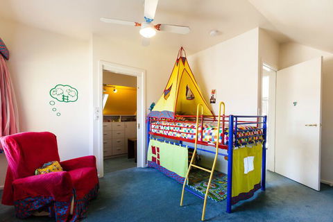 KELLY, 3BDR Northcote House - Accommodation Sydney 1