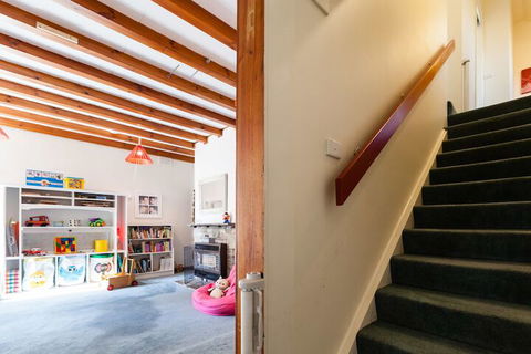 KELLY, 3BDR Northcote House - Accommodation Sydney 7