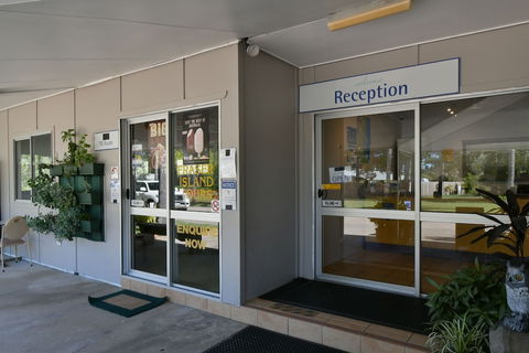 BIG4 Breeze Holiday Park â€“ Rainbow Beach - Sydney 4u 0