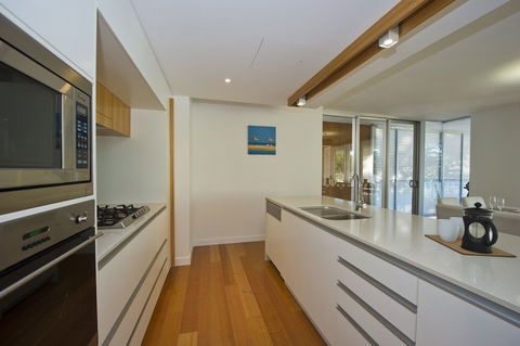 Maggies Beachfront Apt. 10 - Sydney 4u 1