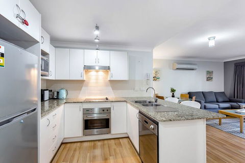 Shoal Bay Beach Apartments, 6/2 Shoal Bay Road - Accommodation Sydney 6
