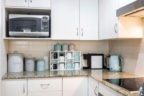 Shoal Bay Beach Apartments, 6/2 Shoal Bay Road - Accommodation Sydney 3