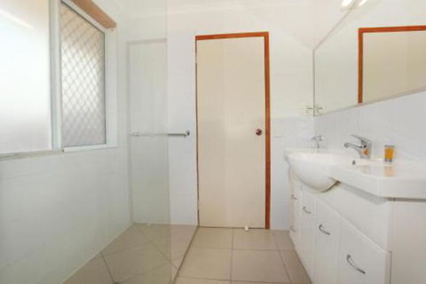 2 Eastern Court Mount Coolum 400 DOLLAR BOND Pet Friendly LINEN INCLUDED - Accommodation Sydney 0