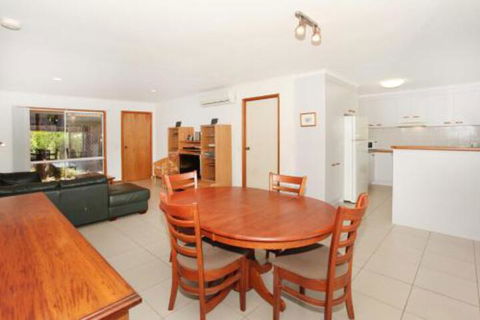 2 Eastern Court Mount Coolum 400 DOLLAR BOND Pet Friendly LINEN INCLUDED - Accommodation Sydney 6