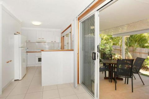 2 Eastern Court Mount Coolum 400 DOLLAR BOND Pet Friendly LINEN INCLUDED - Accommodation Sydney 2