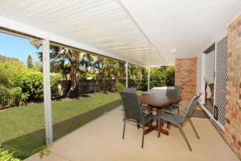 2 Eastern Court Mount Coolum 400 DOLLAR BOND Pet Friendly LINEN INCLUDED - Accommodation Sydney 3