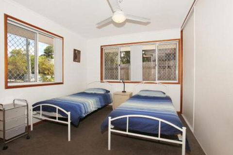 2 Eastern Court Mount Coolum 400 DOLLAR BOND Pet Friendly LINEN INCLUDED - Accommodation Sydney 4