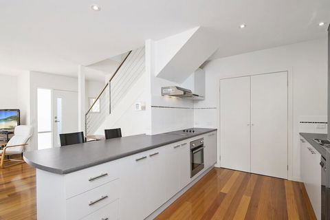 Bask At The Glade - Rejuvenate Stays - Accommodation Sydney 3