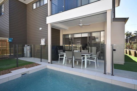 Holiday With A View Lowry Street - Accommodation Sydney 2