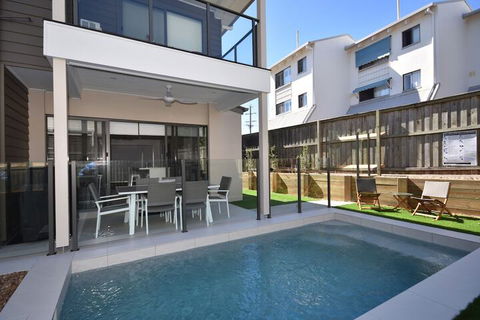 Holiday With A View Lowry Street - Accommodation Sydney 1