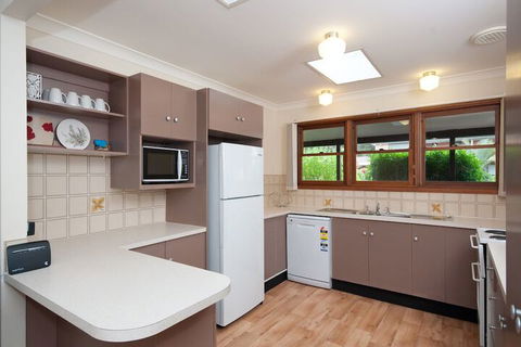 Skippers Rest 27 Government Road - Sydney 4u 3
