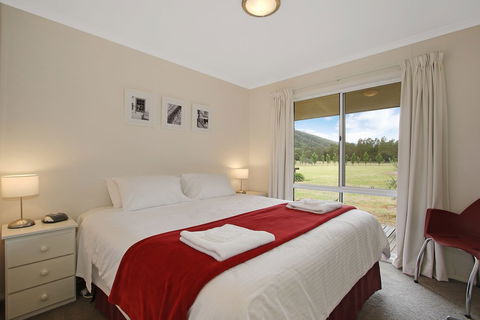 Feathertop Views - Accommodation Sydney 6