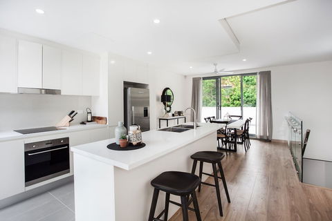 Bream Penthouse (672i) - Sydney 4u 2
