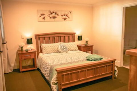 Oak Tree Cottage - Mundaring - Accommodation Sydney 0
