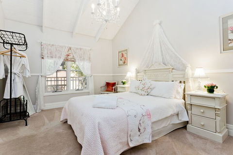 Oak Tree Cottage - Mundaring - Accommodation Sydney 3