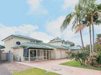Occy's At Fingal Bay - Accommodation Sydney 0