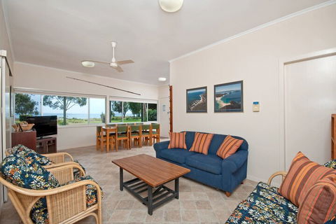 Sandy Shores 18 Corlette Point Road - Accommodation Sydney 2