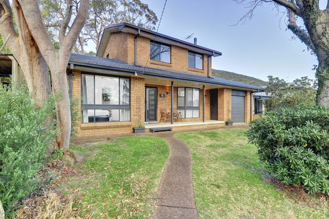 Ronald Avenue 101 Sea Behind The Trees - Accommodation Sydney 3