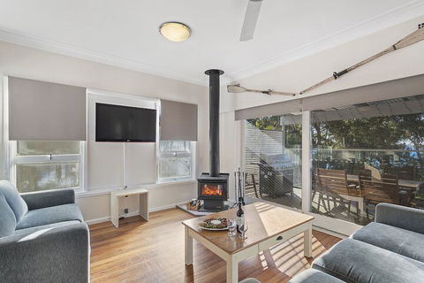 Blue Water 127 Government Road - Accommodation Sydney 7