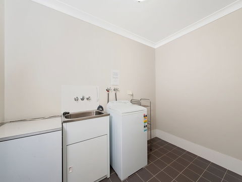Lagoons Circuit 24 Lagoons Estate - Accommodation Sydney 1