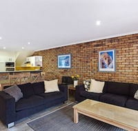 2 / 14 Kurrawa Close - Accommodation Sydney