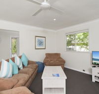 Box Beach Retreat 29 Essendene Road - Accommodation Sydney