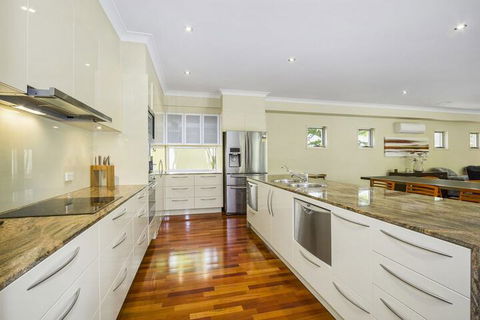 ANGOURIE HOUSE SALT VILLAGE - Sydney 4u 2