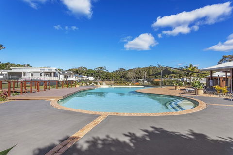 Beachfront Hallidays Point - Accommodation Sydney 3