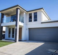 The Races - Swanport - Accommodation Sydney