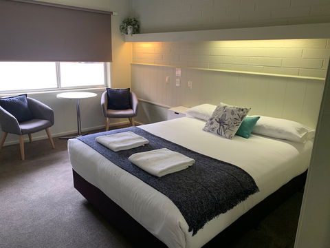 Finley Country Club Hotel Motel - Sydney 4u 5