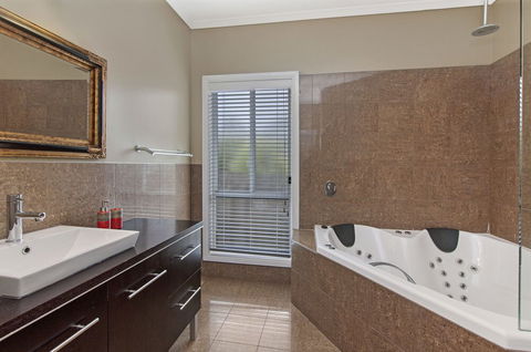 Raasay House - Accommodation Sydney 0