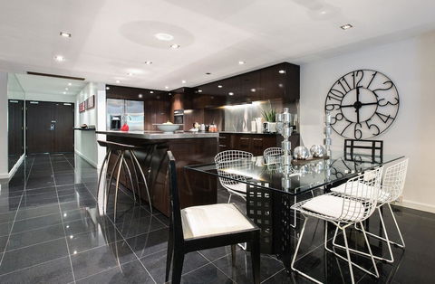 PPT50 Sleek 2 Bed Designer Abode - Accommodation Sydney 4