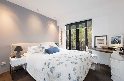 PPT50 Sleek 2 Bed Designer Abode - Accommodation Sydney 1
