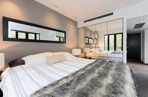 PPT50 Sleek 2 Bed Designer Abode - Accommodation Sydney 3